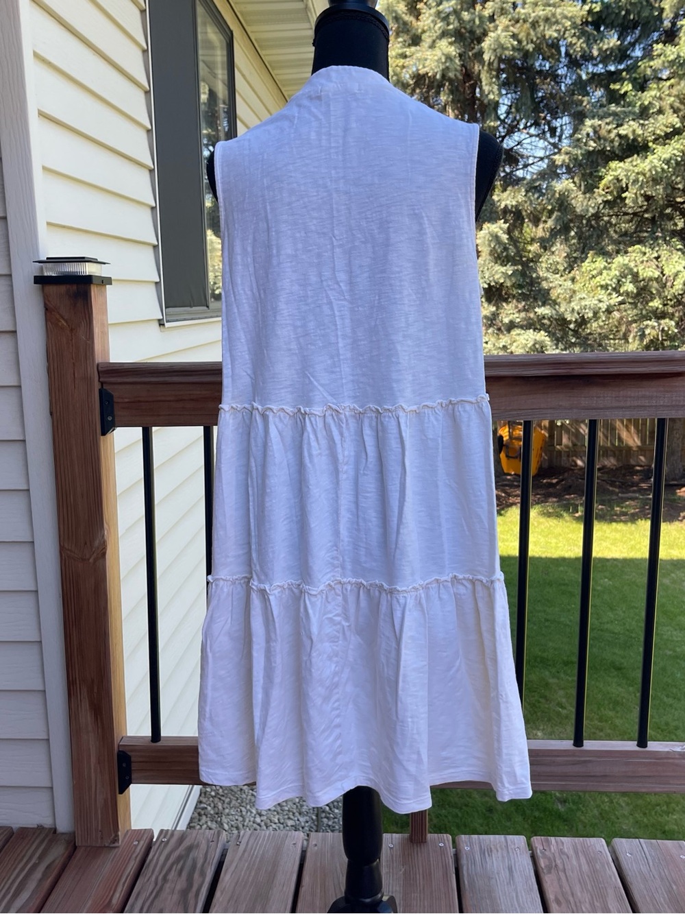 LUSH Sleeveless Notched V-neck Tiered Ruffle Cotton Mini Dress Sz Small Cream - Picture 3 of 11